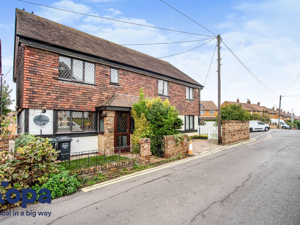 3 bed semidetached house for sale in Broad Lane, Wilmington, Dartford