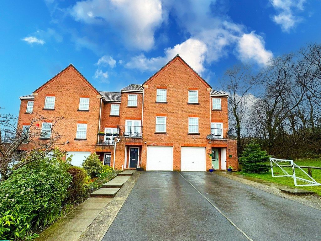 4 bed town house for sale in Pasteur Grove, Church Village, Pontypridd