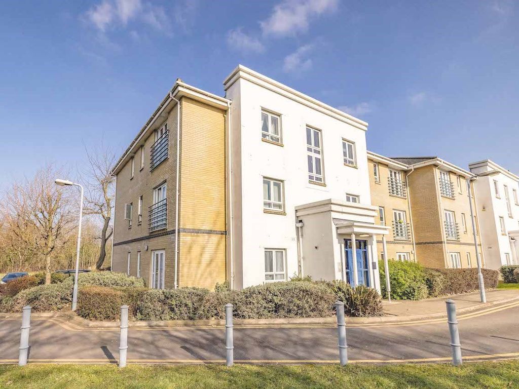 2 bed flat for sale in Sovereign Heights, Langley SL3 Zoopla