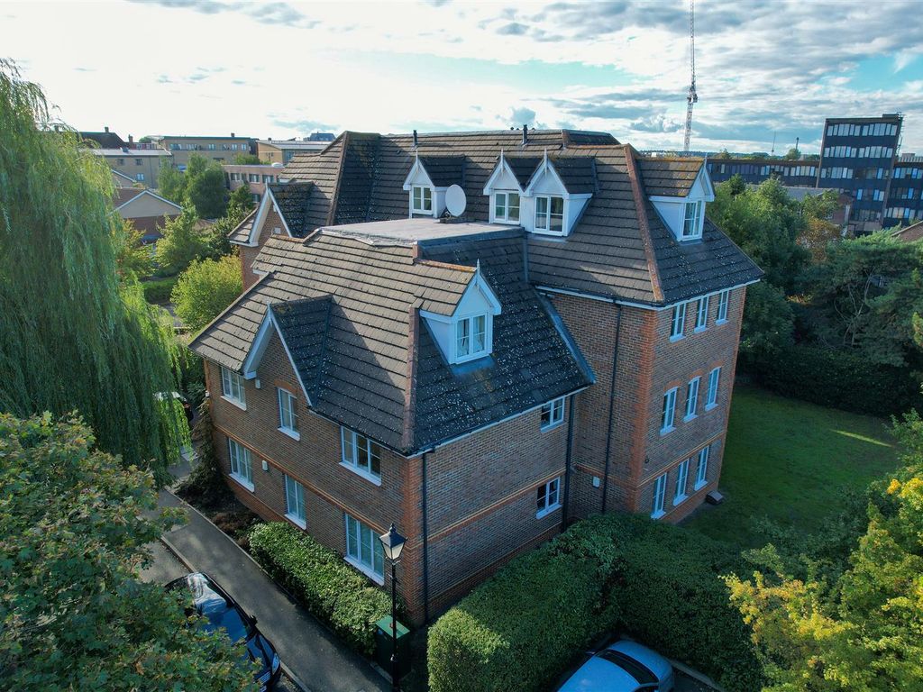 1 bed flat for sale in Catherine Place, HarrowOnTheHill, Harrow HA1