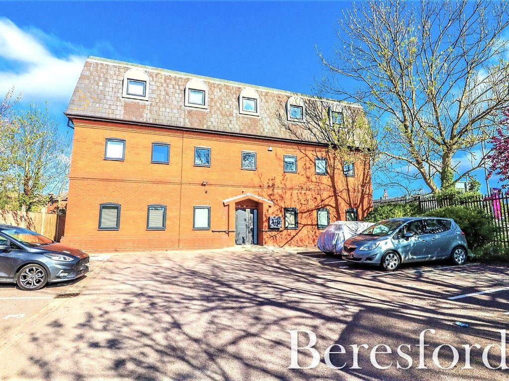 Studio to rent in Sherbourne House, 71 Collingwood Road CM8, £695 pcm