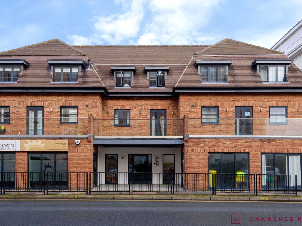 2 bed flat for sale in Pembroke Road, Ruislip HA4, £380,000 Zoopla