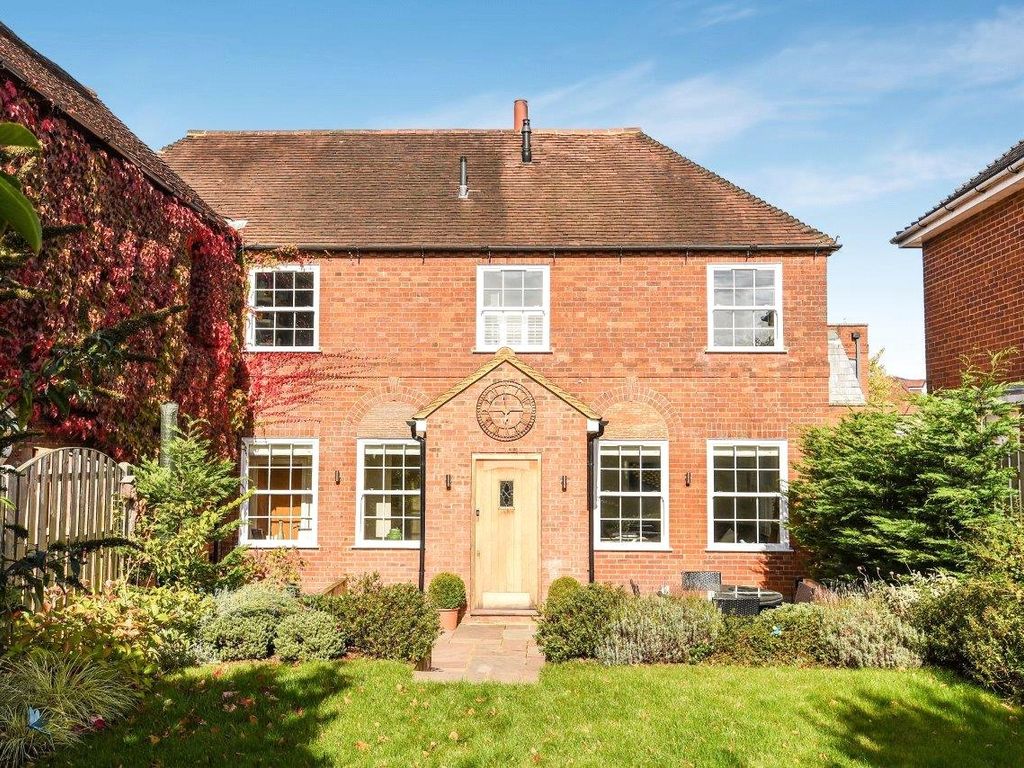 3 bed semidetached house for sale in Waverley Close, Waverley Lane