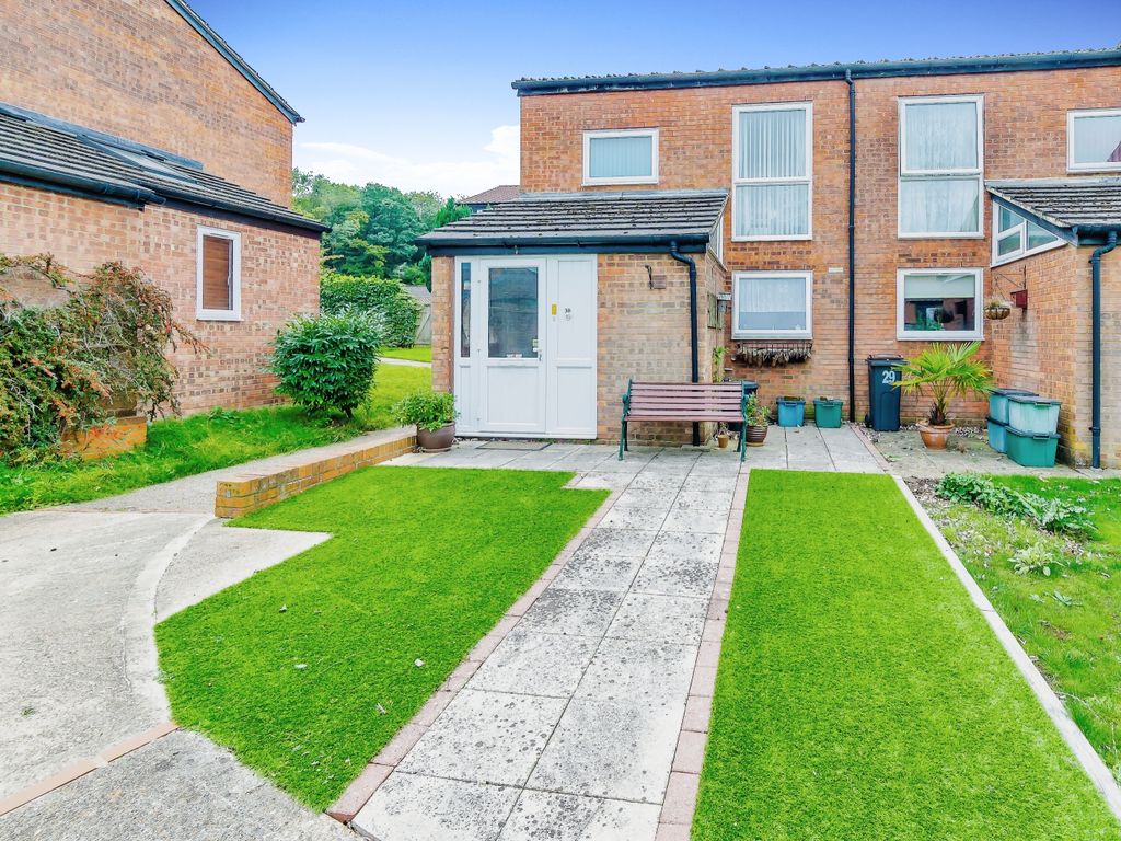 3 bed end terrace house for sale in Brookscroft, Linton Glade, Croydon