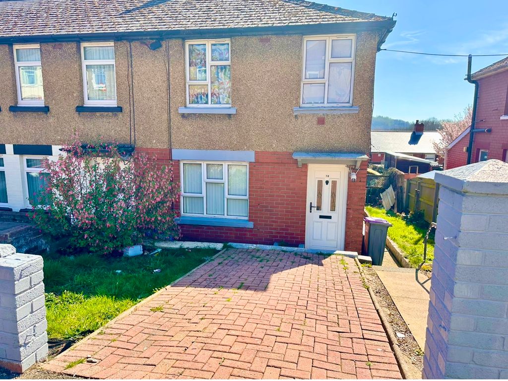 3 bed semidetached house for sale in Hillrise, Abersychan, Pontypool