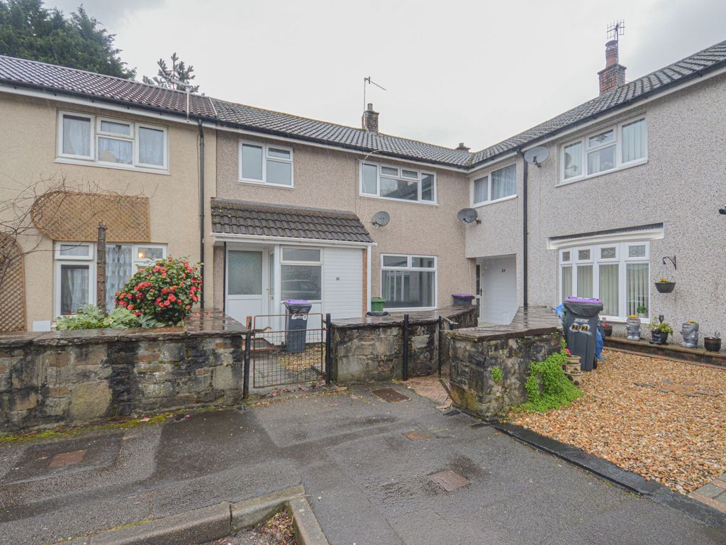 3 bed terraced house to rent in Manorbier Drive, Llanyravon NP44, £900