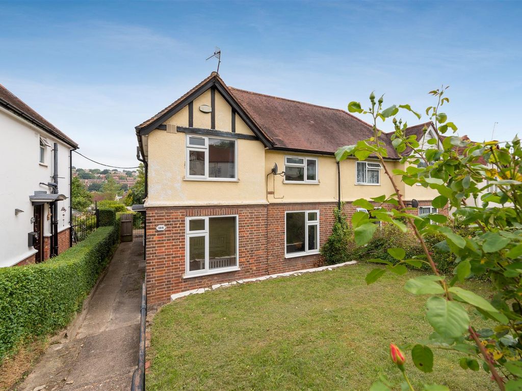 5 bed semidetached house for sale in Suffield Road, High HP11