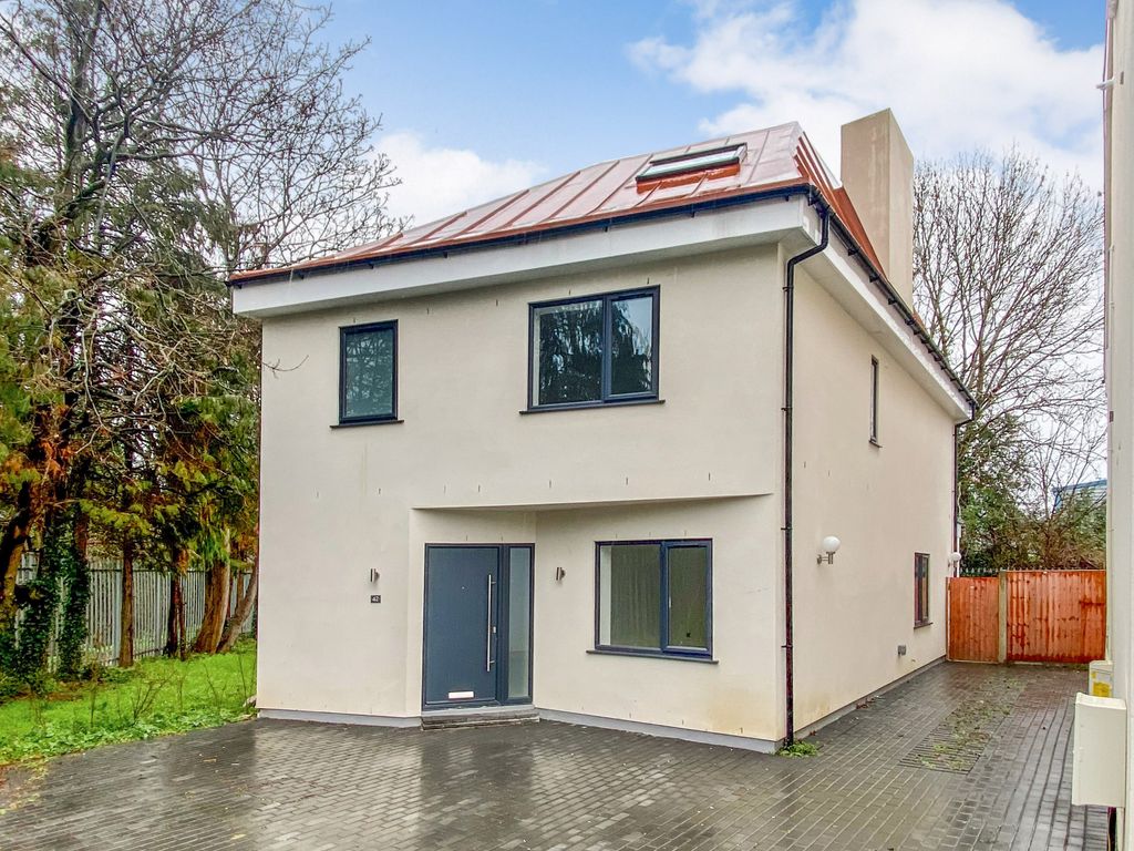 4 bed detached house for sale in Rookwood Avenue, New Malden KT3, £