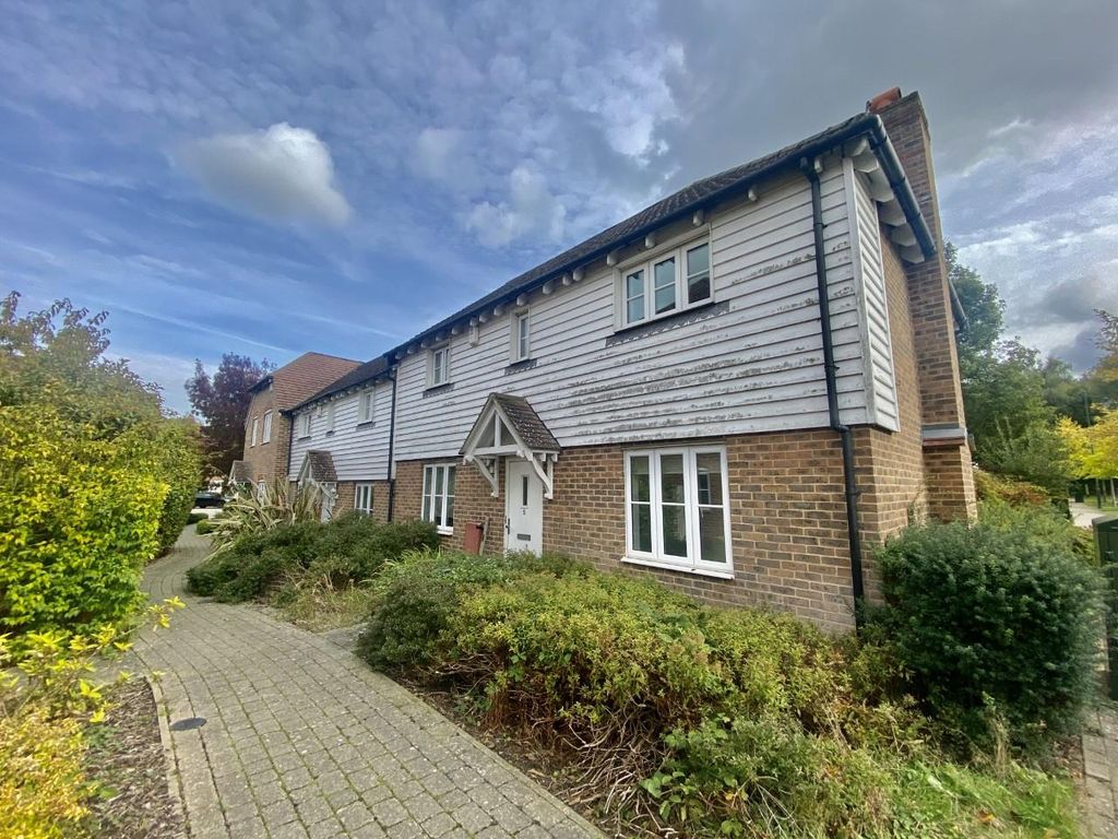 3 bed end terrace house to rent in Clearheart Lane, Kings Hill, West
