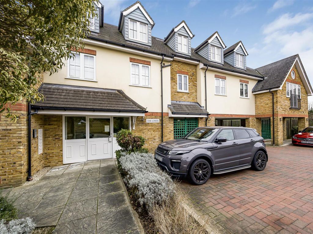 2 bed flat for sale in Bushey Hall Drive, Bushey WD23, £400,000 Zoopla