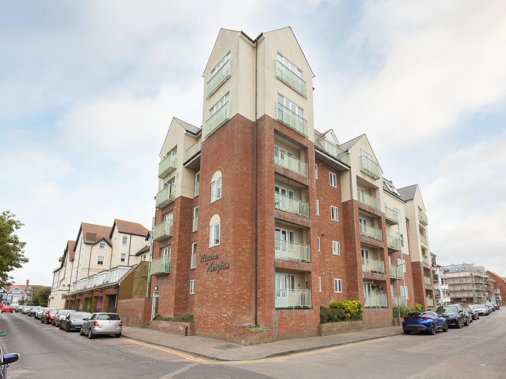 2 bed flat for sale in Beach Road, WestgateOnSea CT8 Zoopla