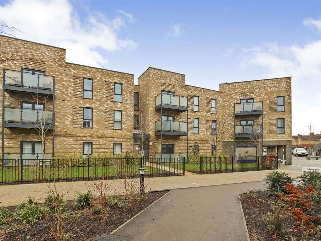 2 bed flat for sale in Salomons Grove, Southborough, Tunbridge Wells