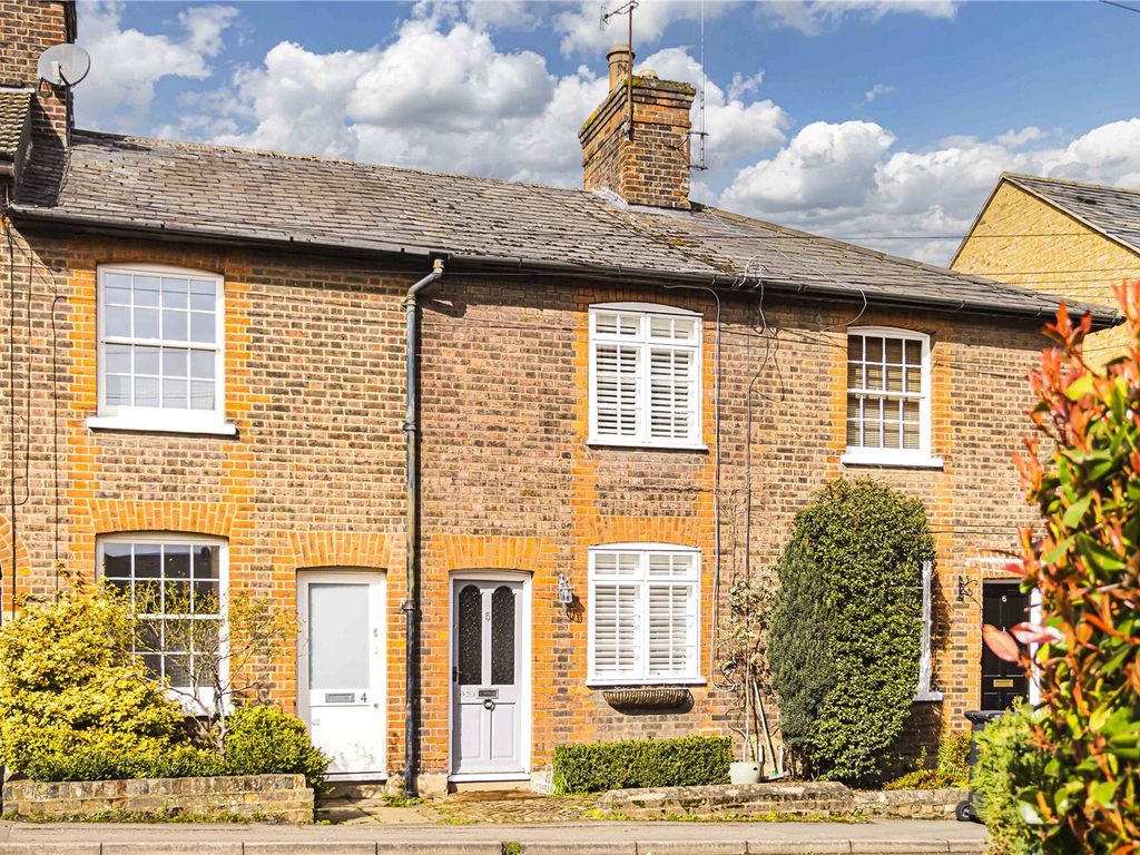 2 bed terraced house for sale in Manor Street, Berkhamsted