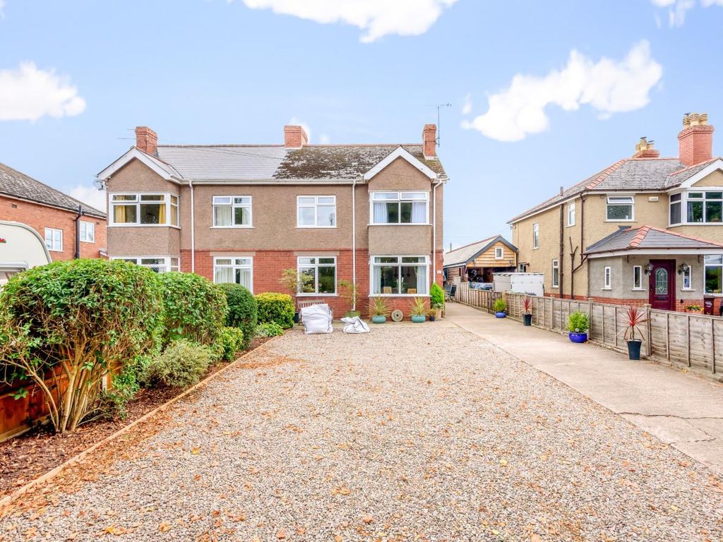 3 bed semidetached house for sale in Kings Acre Road, Hereford HR4