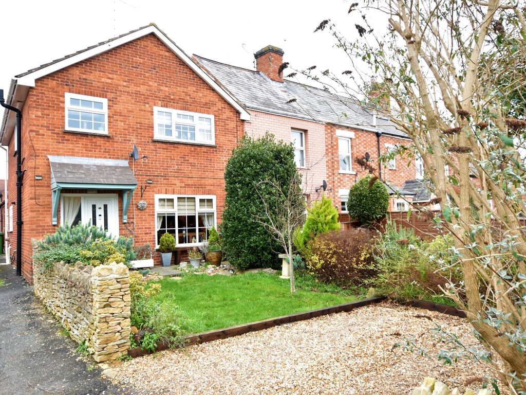 3 bed detached house for sale in new road, pershore, worcestershire wr10