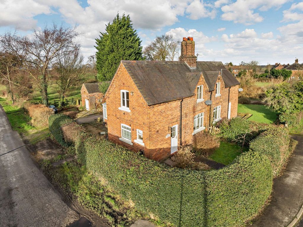 3 bed semidetached house for sale in Hollins Green, Middlewich