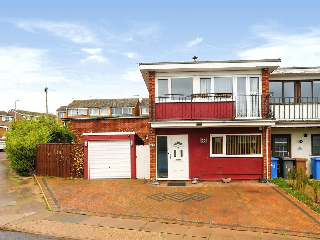 3 bed detached house for sale in Annbrook Road, Ipswich IP2, £240,000
