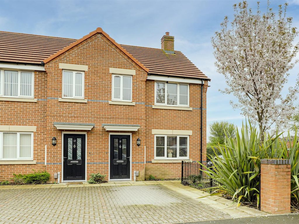 2 bed terraced house for sale in Thatcham Close, Bobbers Mill