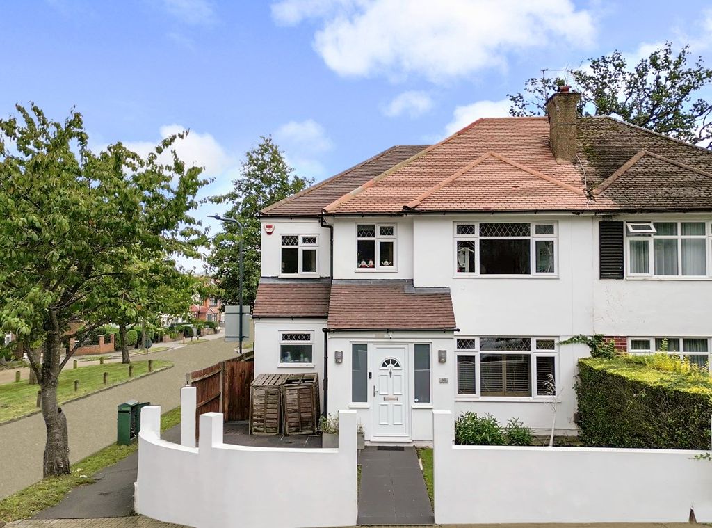 4 bed semidetached house for sale in Shaftesbury Avenue, Kenton
