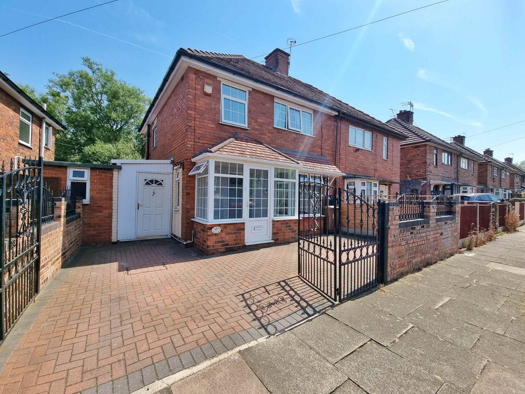 3 bed semidetached house for sale in Dorcas Drive, Blurton, Stoke On Trent, Staffordshire ST3