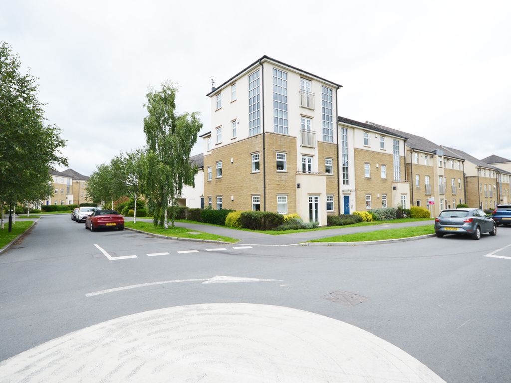 3 bed flat for sale in High Royds Drive, Menston, Ilkley, West Yorkshire. LS29 Zoopla