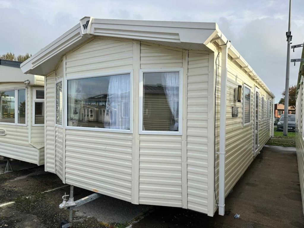 3 bed mobile/park home for sale in Halkyn Street, Holywell CH8, £17,500