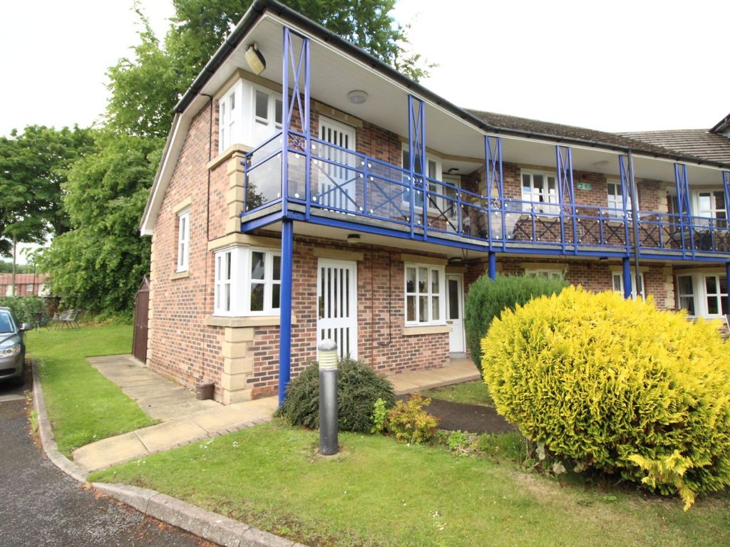 2 bed flat for sale in Avenue Court, Westgate, Bridlington, Eastyorkshi