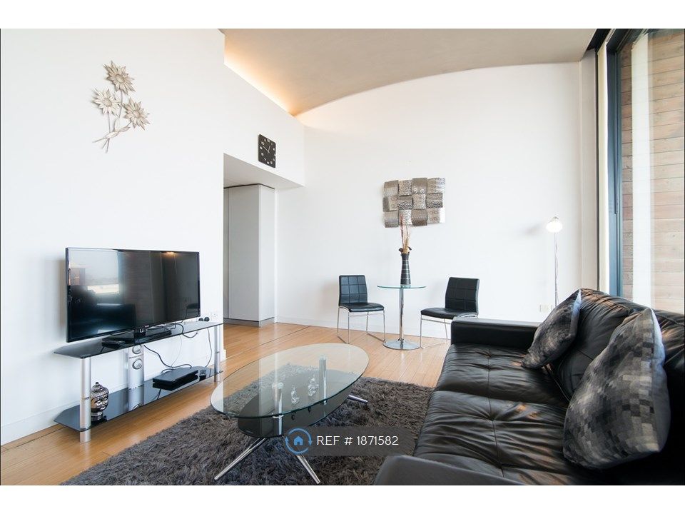 2 bed flat to rent in Woodfield Road, Altrincham WA14, £1,000 pcm Zoopla