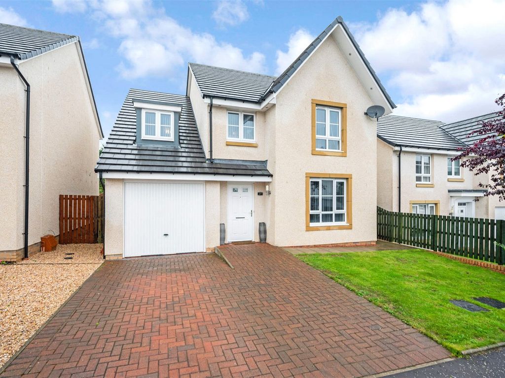 4 bed detached house for sale in Louvain Gardens, Station Road