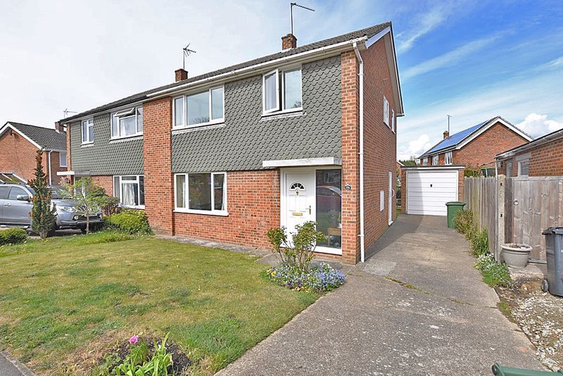 3 bed semidetached house for sale in Mallings Drive, Bearsted