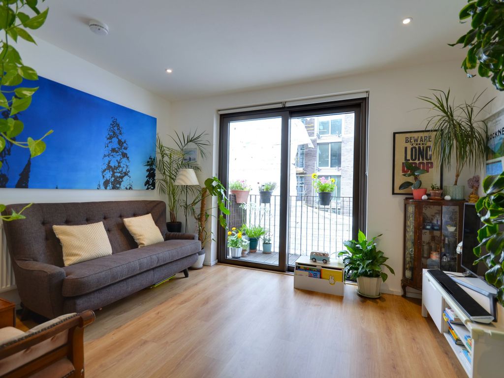 1 bed flat for sale in New Mill Road, London SW11 Zoopla