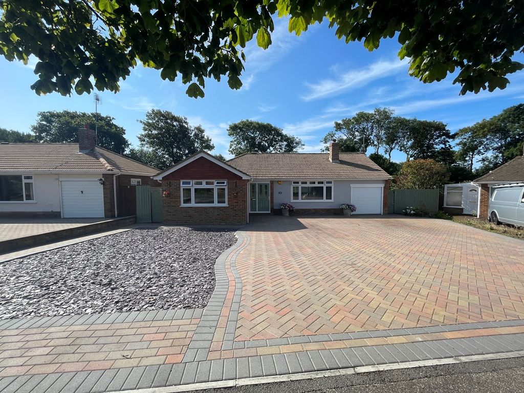 2 bed detached bungalow for sale in The Barnhams, BexhillOnSea TN39