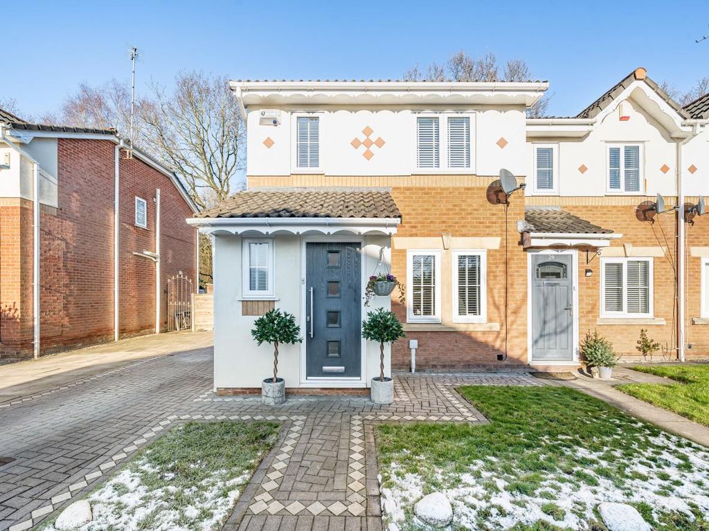 3 bed end terrace house for sale in Hawfinch Grove, Worsley, Manchester