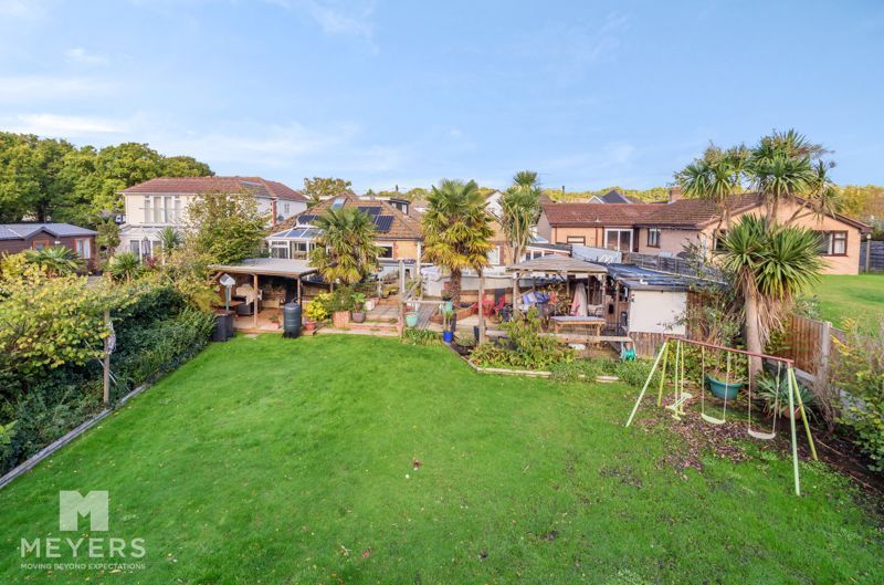 5 bed chalet for sale in Sandy Lane, Upton, Poole BH16, £675,000 Zoopla