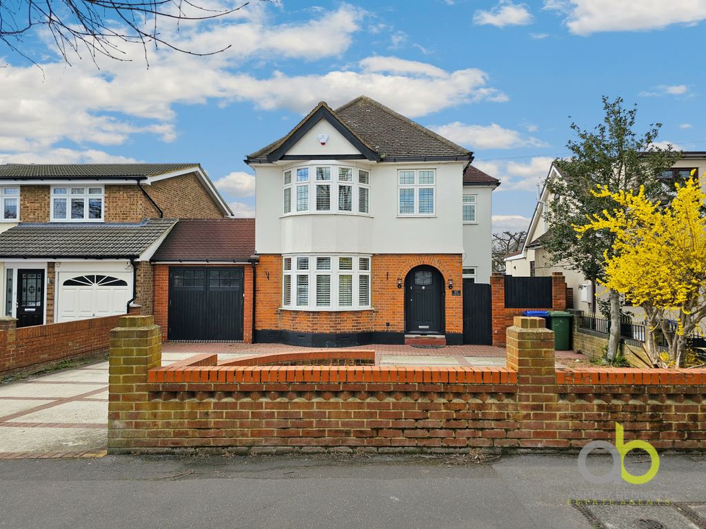 4 bed detached house for sale in Connaught Avenue, Grays RM16 Zoopla