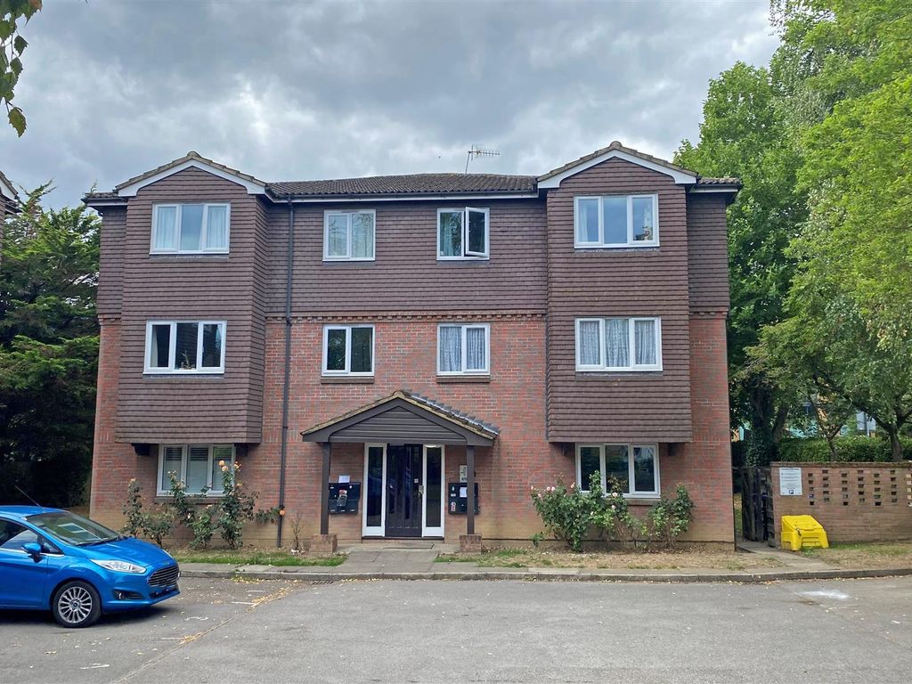 Studio for sale in Lynwood Road, Redhill RH1 Zoopla