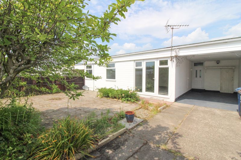 3 bed bungalow to rent in Darfield, Upholland, Skelmersdale WN8, £695