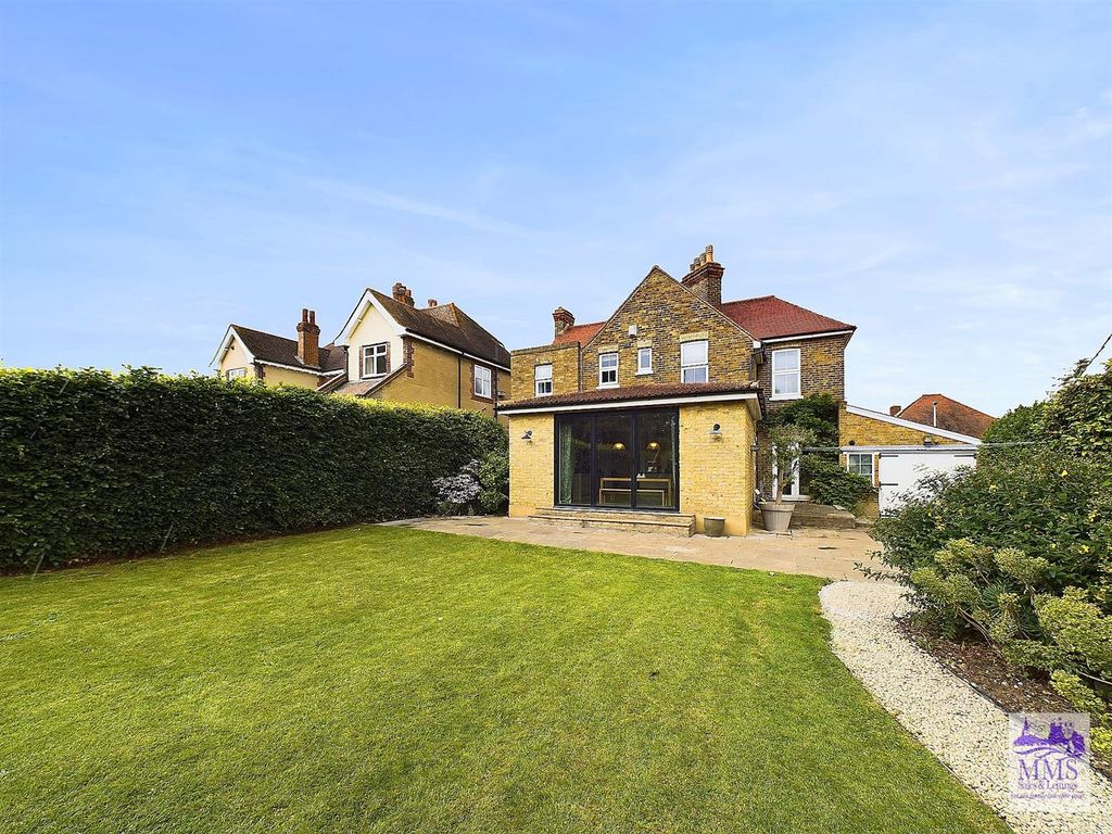 4 bed detached house for sale in Strood, Rochester ME2, £700,000 Zoopla