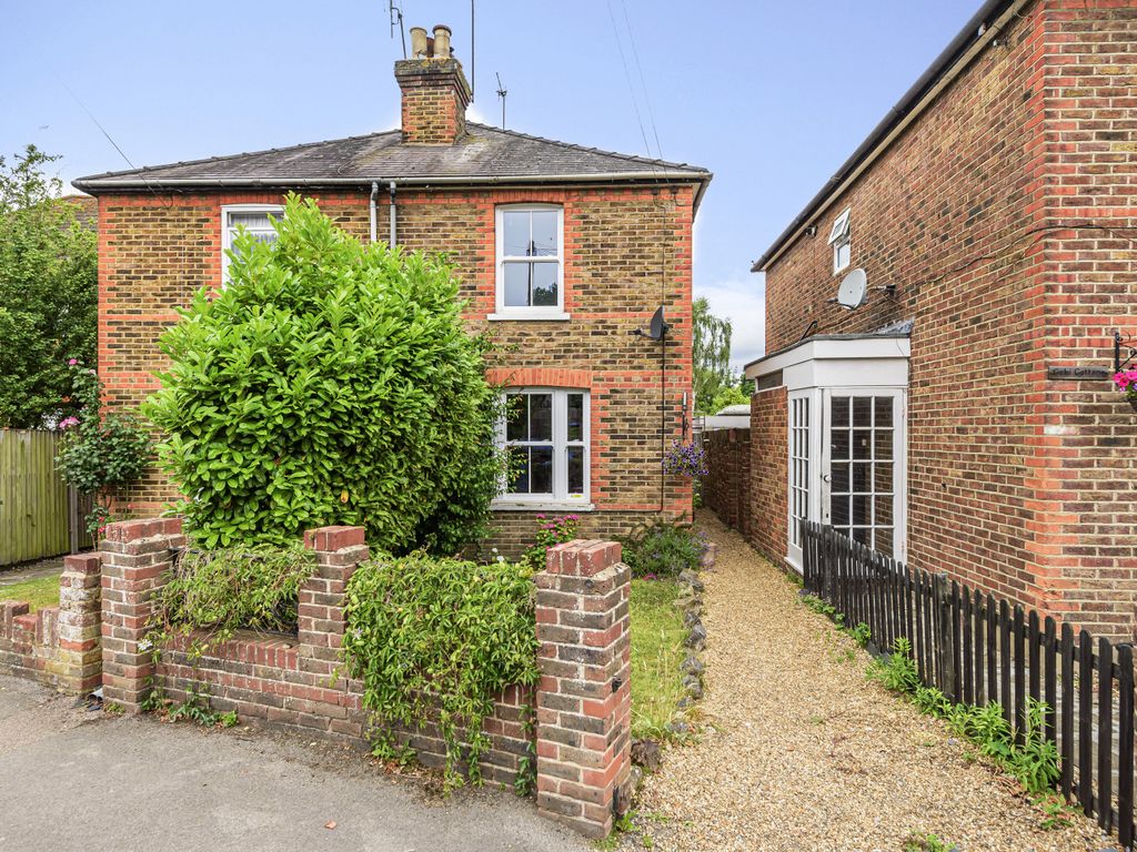 2 bed semidetached house for sale in Copse Road, Cobham KT11 Zoopla