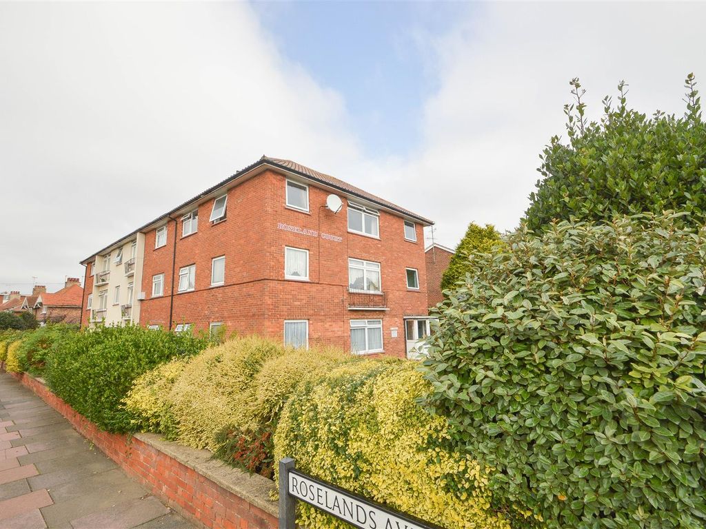 2 bed flat for sale in Roselands Court, Seaside, Eastbourne BN22 Zoopla