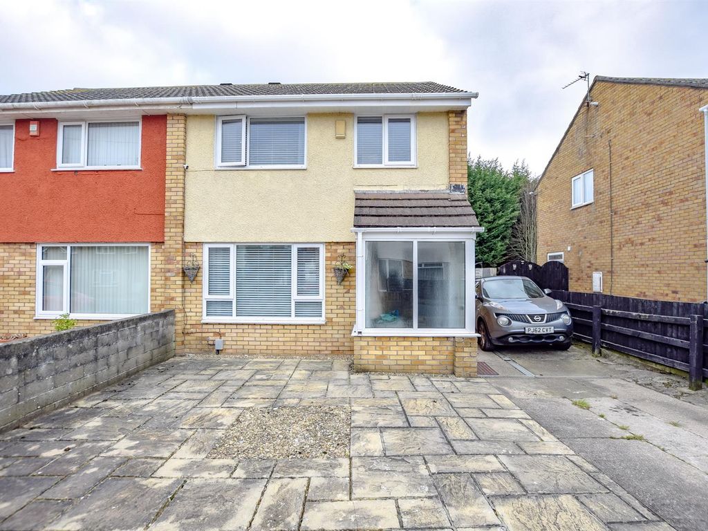 3 bed semidetached house for sale in Falcon Road, Barry CF63 Zoopla
