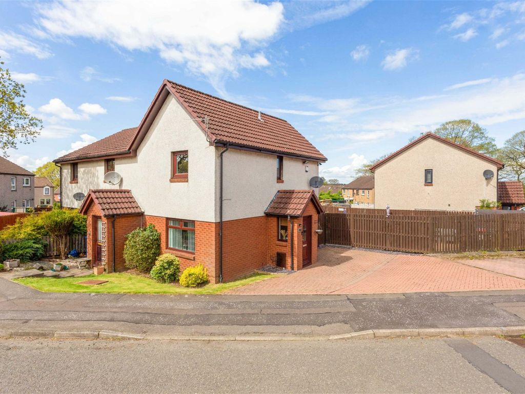 3 bed end terrace house for sale in Park, Mid Calder
