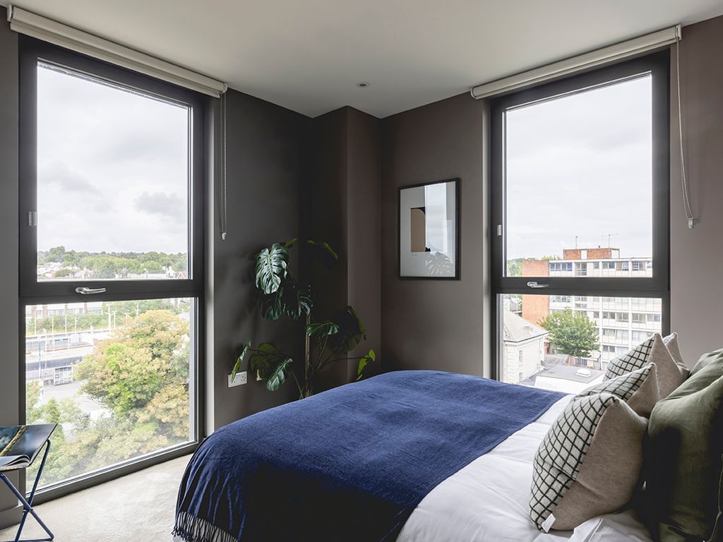 2 bed flat to rent in Hove Gardens House, Ethel Street, Hove BN3, £