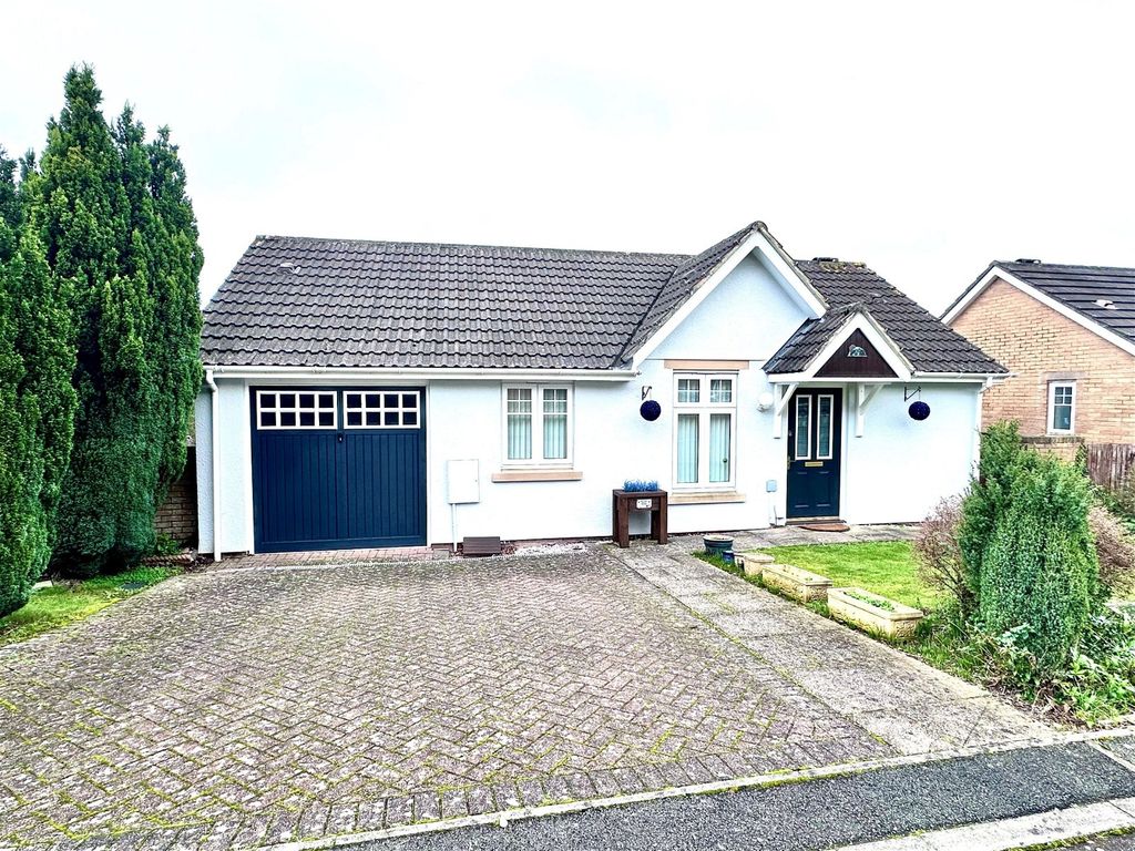 4 bed detached house for sale in Sandford View, Newton Abbot TQ12, £