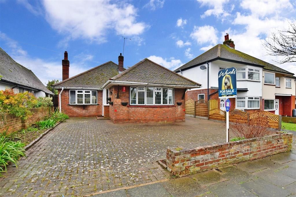 2 bed detached bungalow for sale in West Park Avenue, Margate, Kent CT9