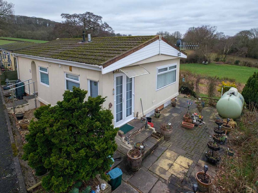 2 bed mobile/park home for sale in Sunny Haven, Howey, Llandrindod