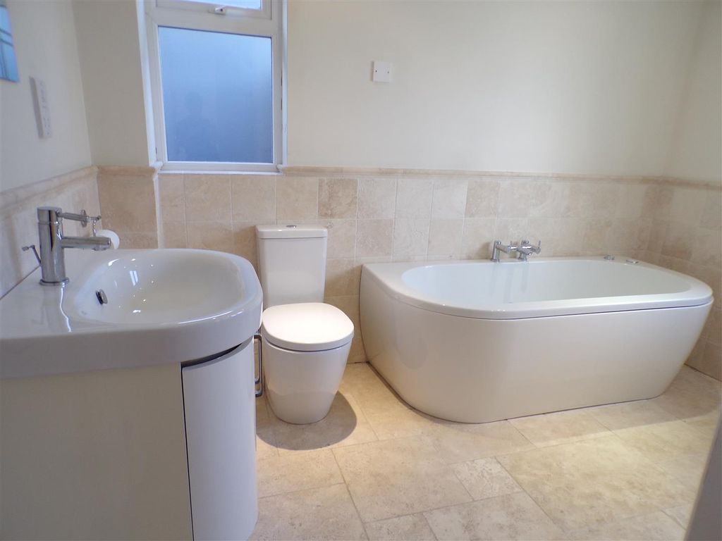 3 bed detached house to rent in Dune View Road, Braunton EX33, £1,300