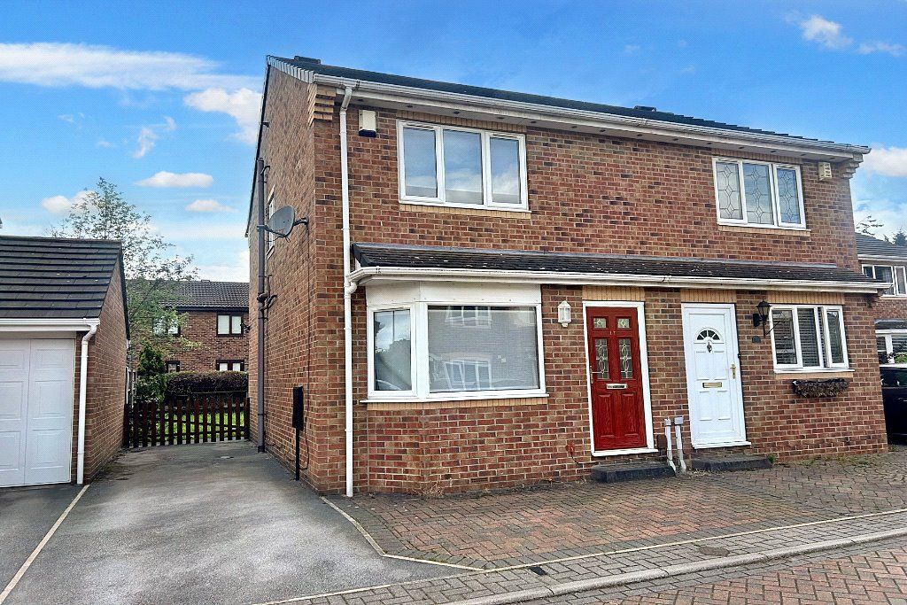 3 bed semidetached house for sale in Saville Park, Ossett, West