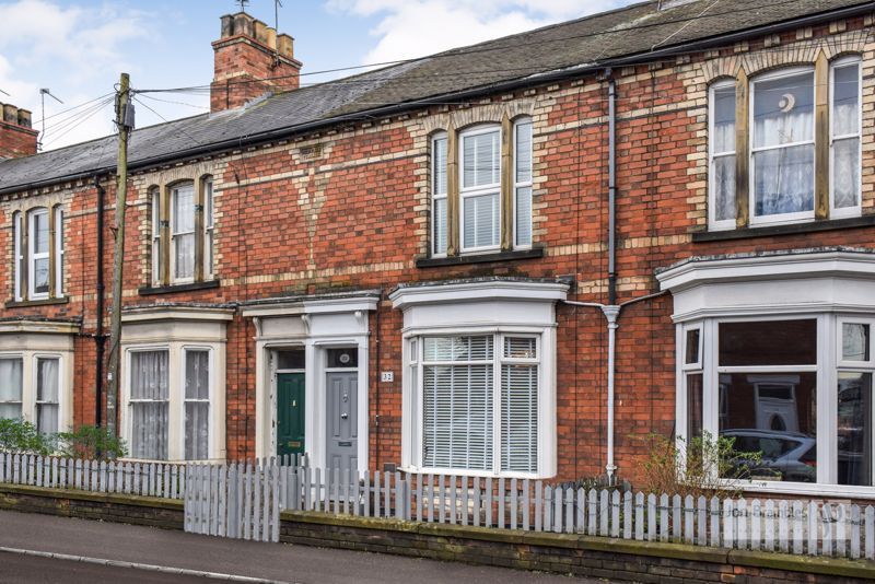 3 bed terraced house for sale in Sleaford Road, Newark NG24, £180,000