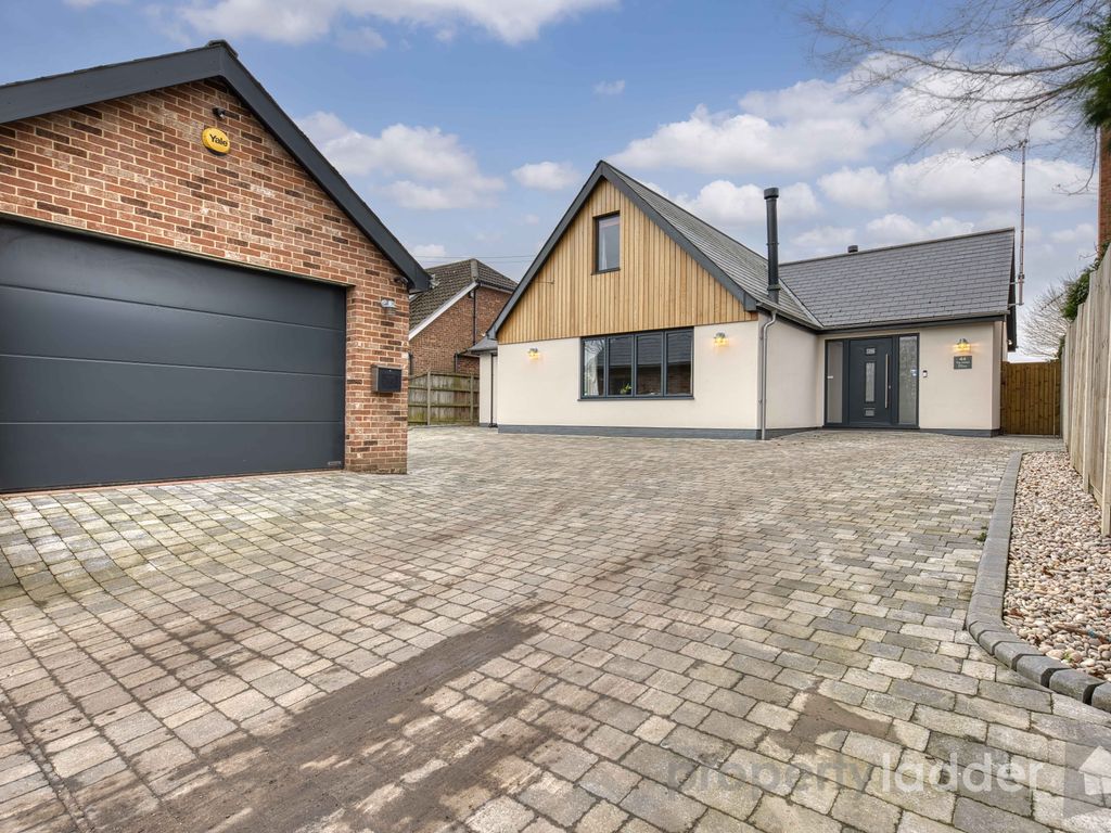 3 bed detached house for sale in Brook Street, Buxton, Norwich NR10, £